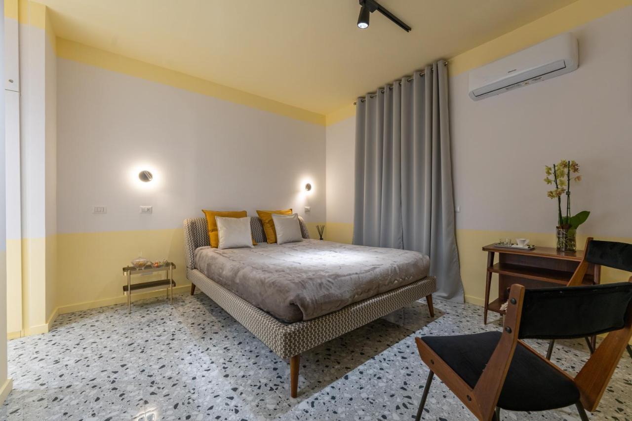 ナポリ Teatro Toledo 272 Bed & Breakfast エクステリア 写真