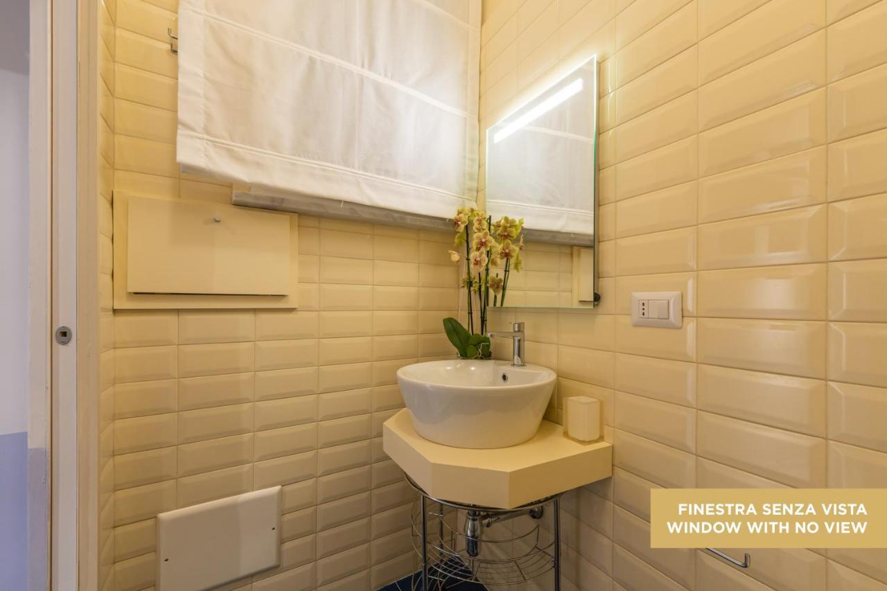 ナポリ Teatro Toledo 272 Bed & Breakfast エクステリア 写真